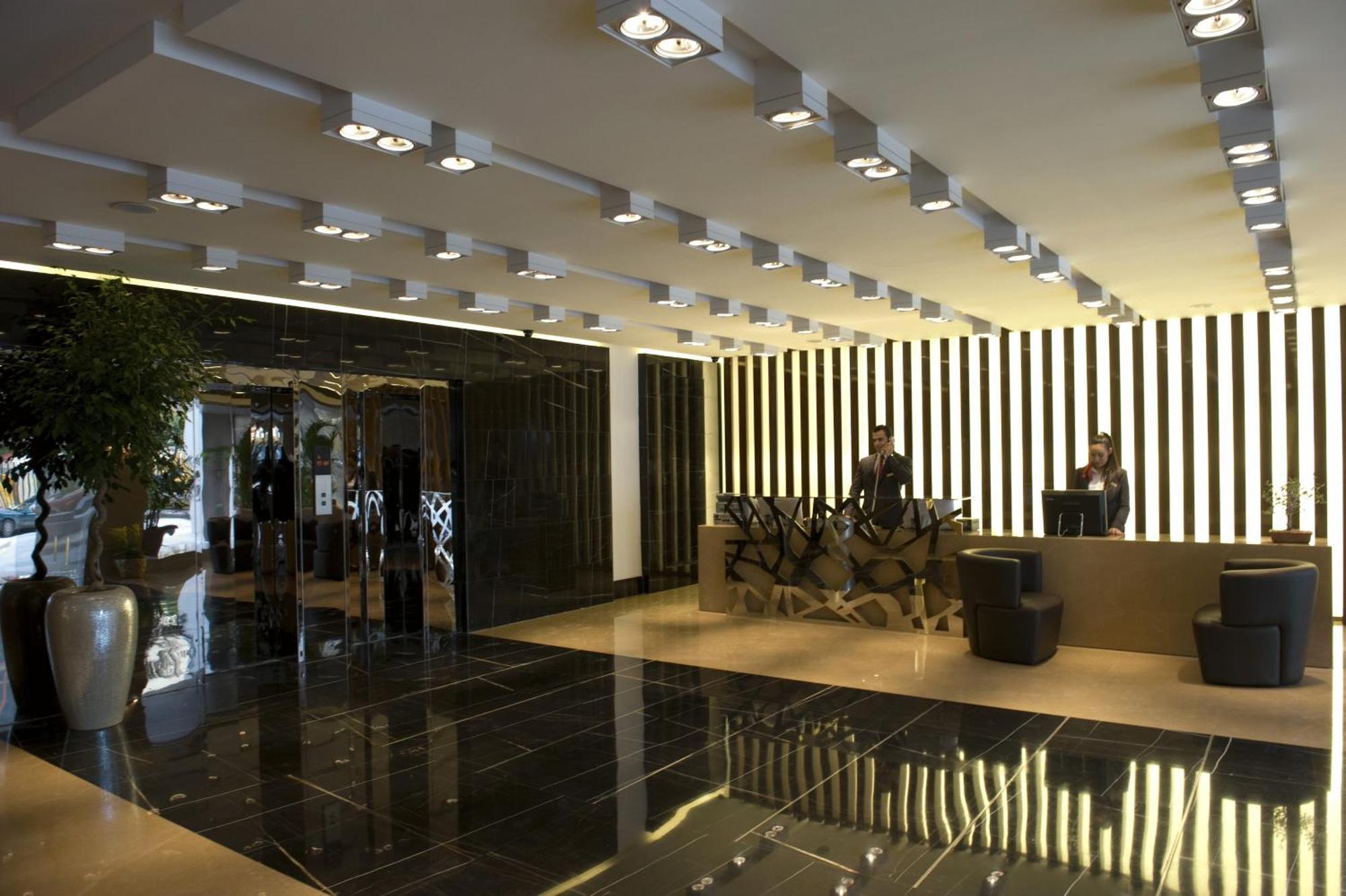 Lancaster Suites Raouche 베이루트 외부 사진
